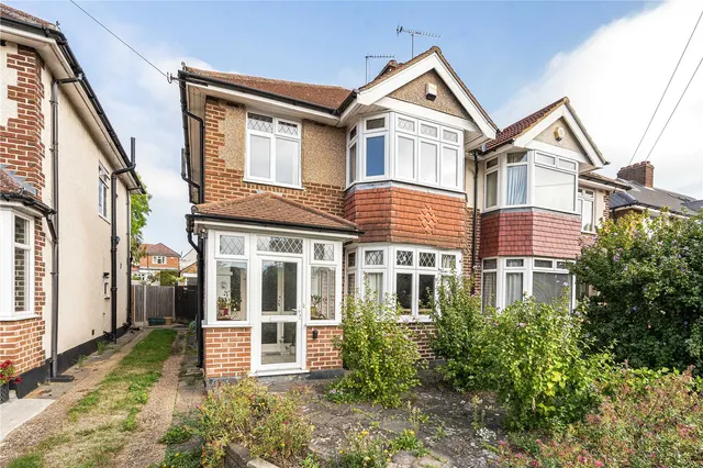 Whitton Dene, Hounslow, TW3, photo 1