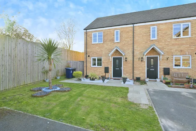 Whitney Drive, Yaxley, Peterborough, photo 1
