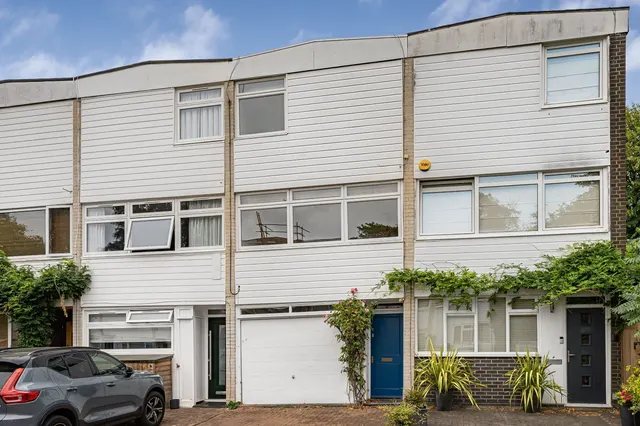 Paxton Close, Kew, TW9, photo 1