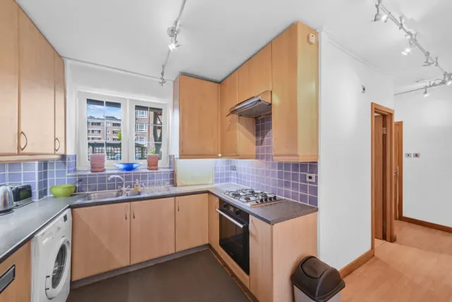 Meadow Road, Vauxhall, SW8, photo 3