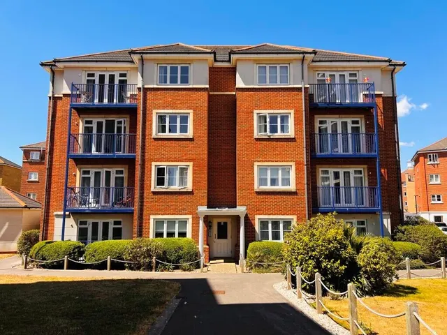 Barbuda Quay, Eastbourne, photo 1