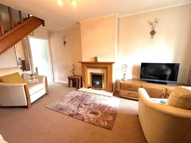 Photo 3 — Frankland Close, Weston, BA1 4EL