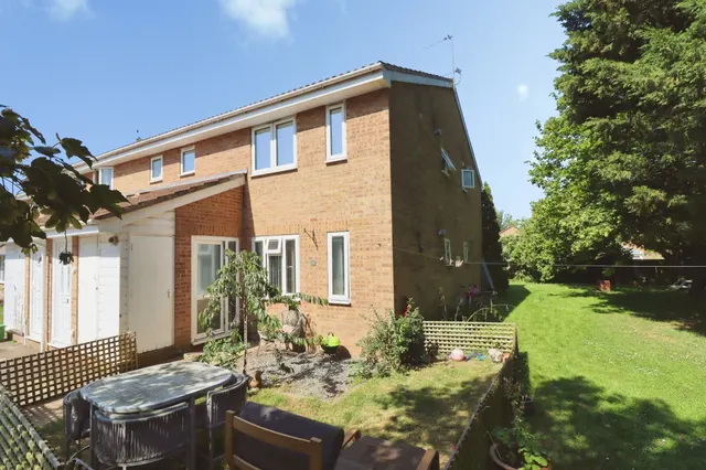 Longs Drive, Yate, Bristol, photo 1