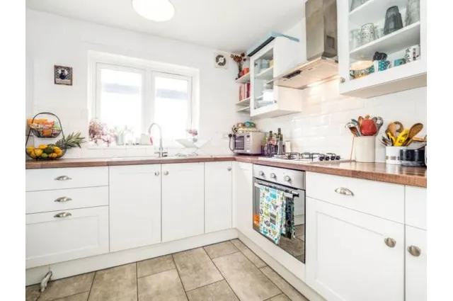Clayhall Avenue, Ilford, IG5, photo 3