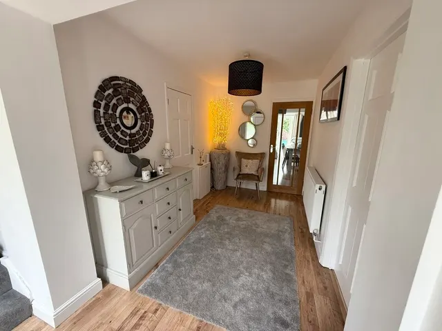 Photo 2 — Wantage Crescent, Wing LU7 0NH