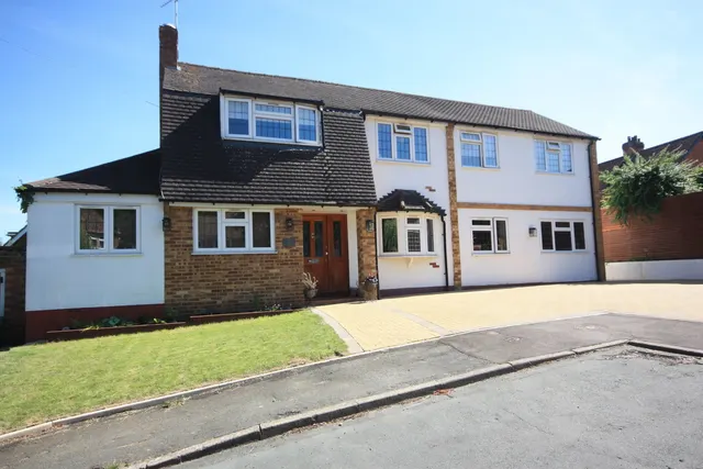 Sussex Close, Chalfont St Giles, HP8, photo 1