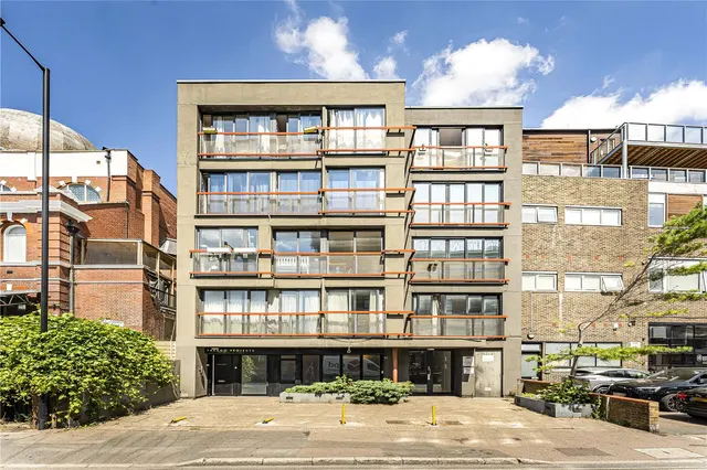 Shacklewell Lane, London, E8, photo 1
