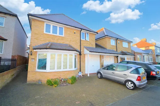 Gaynes Hill Road, Woodford Green, IG8, photo 1