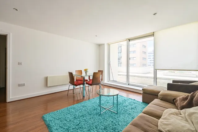 Flat 105 Drift Court, 1 Basin Approach, London, photo 1