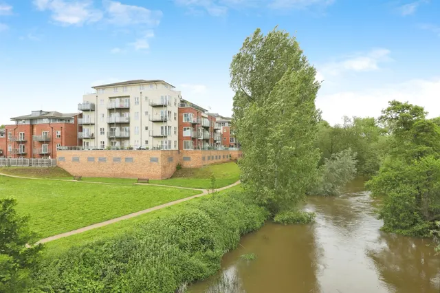 Kingfisher Close, Warwick, photo 1