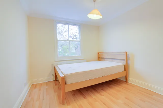 Sandringham Road, Cricklewood, NW2, photo 3