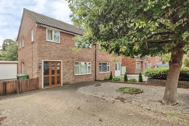 Arden Way, Market Harborough, LE16, photo 1