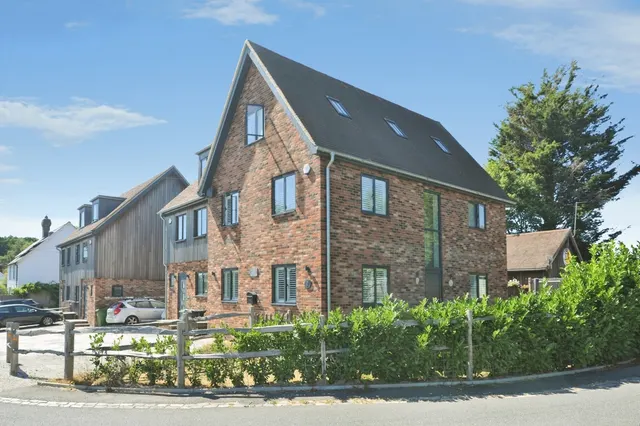 Cripps Corner Road, Staplecross, TN32, photo 1