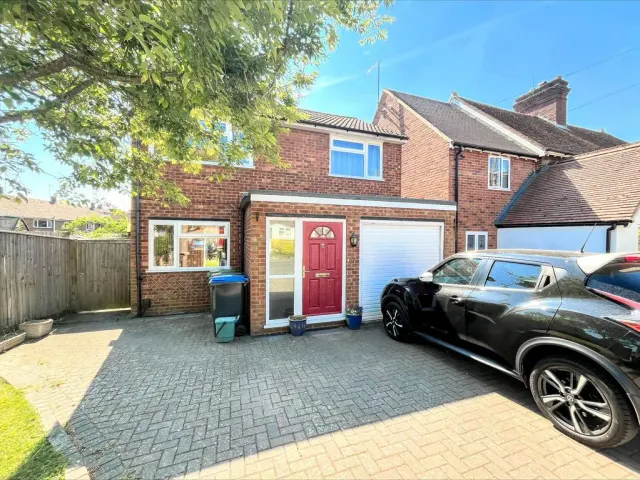 Goldfield Road, Tring, Hertfordshire, HP23 4BA, photo 1