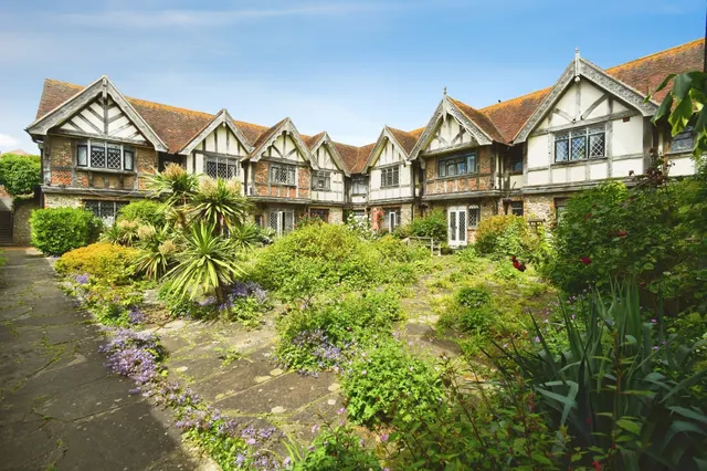 Dean Court Road, Rottingdean, BN2, photo 1