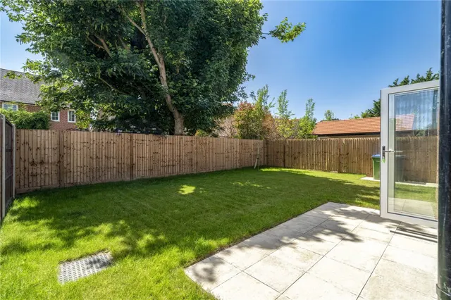 Angmering, BN16, photo 2