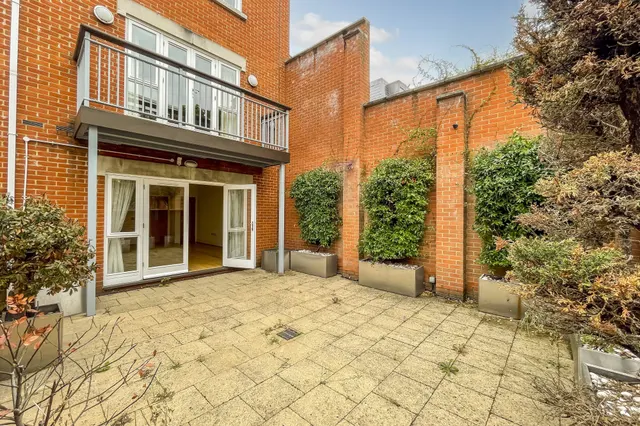 Photo 3 — 1 Wharf Terrace, Deodar Road, London