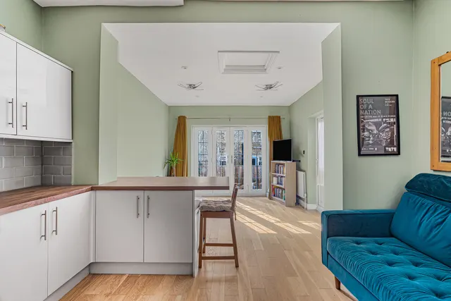 Upper Tulse Hill, London, SW2, photo 3