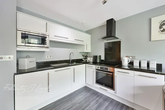 Station Crescent, Blackheath, photo 3