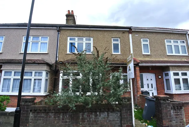 Imperial Road, Feltham, TW14 8AG, photo 1