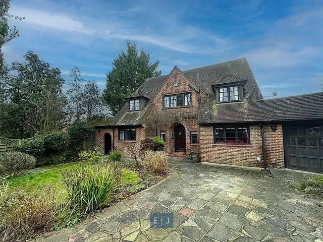 Woodland Way, Woodford Green, photo 1