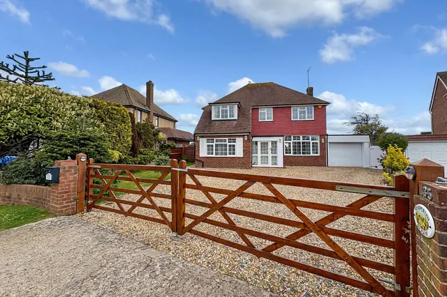 East Preston, Littlehampton, BN16, photo 1