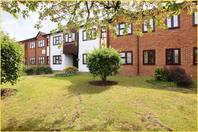 Photo 2 — Flat 18, Beaumont Lodge Addington Road, West Wickham, West Wickham, BR4 9BN