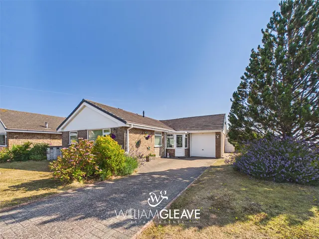 Pen Tir, Penrhyn Bay, Llandudno, Conwy, LL30 3RH, photo 1