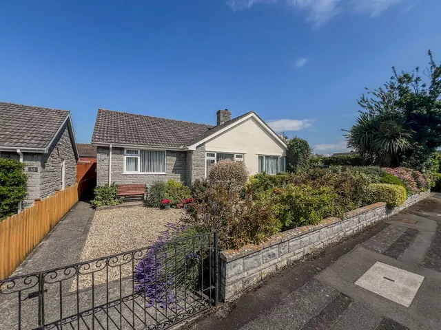 Blenheim Road, Street, BA16, photo 1