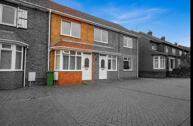 Old Village Road, Little Weighton, photo 1