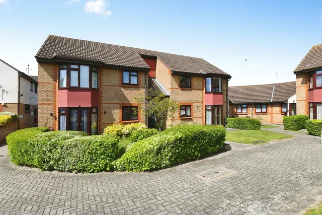 Brackendale Court, Basildon, Essex, SS13, photo 1