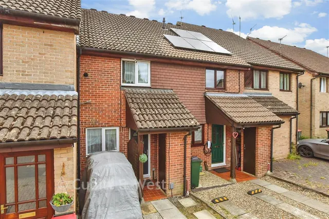 Guinevere Road, Ifield West, RH11, photo 1