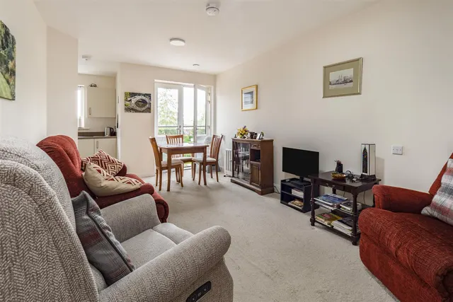 Field Close, Cottingham, HU16, photo 3