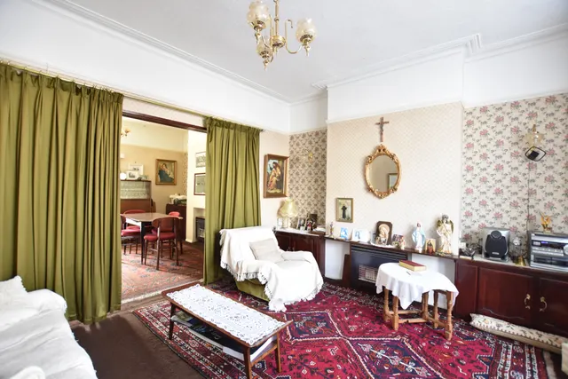 Photo 2 — Earlshall Road, Eltham, SE9 1PR