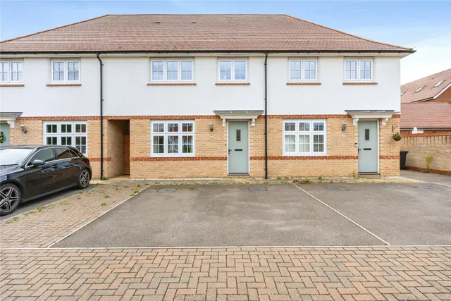 Kemsley Drive, Leighton Buzzard, LU7, photo 1