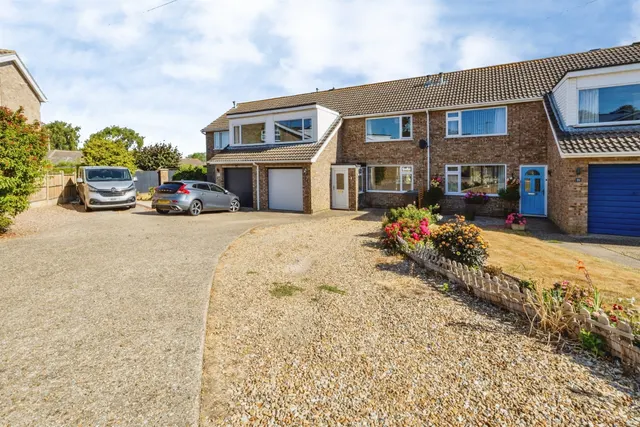Photo 2 — Durham Crescent, Washingborough, Lincoln