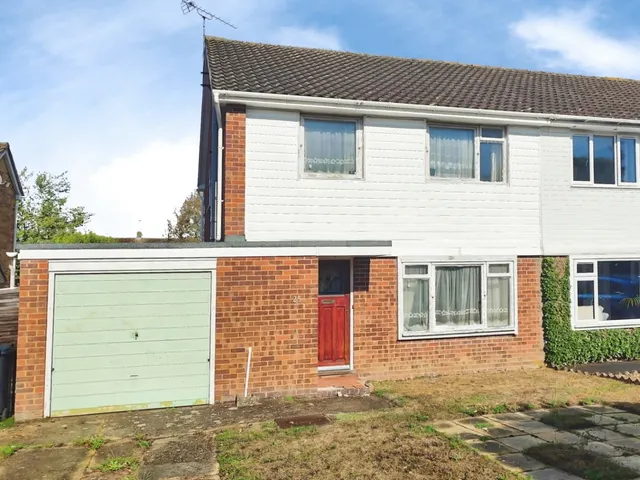 Scots Drive, Wokingham, photo 1