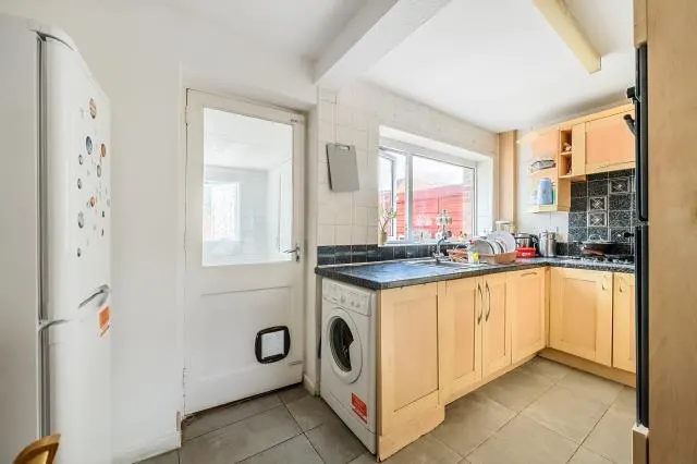 Sagecroft Road, Thatcham, RG18, photo 3
