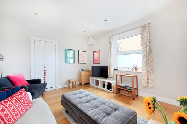 Earlsfield Road, Wandsworth, SW18, photo 2