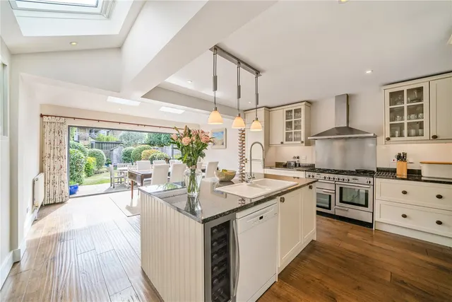 Waynflete Street, London, SW18, photo 1