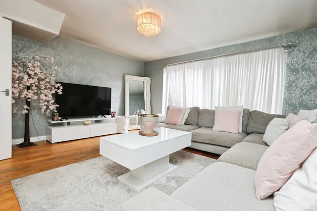 The Orchard, Birmingham, B37, photo 2