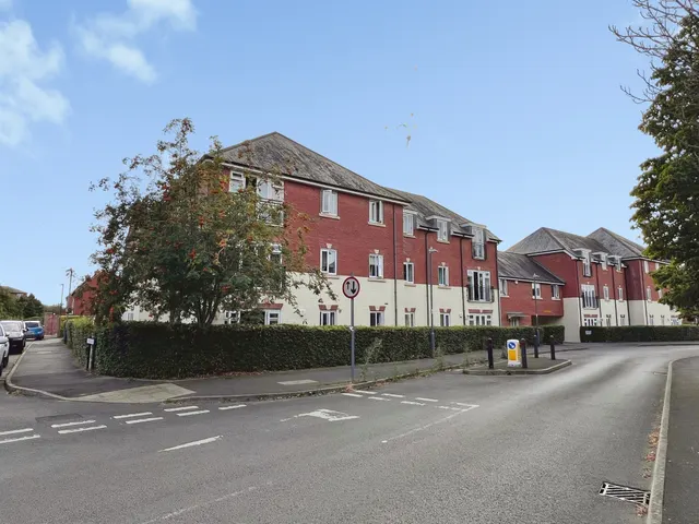 Dickens Close, STRATFORD-UPON-AVON, photo 1