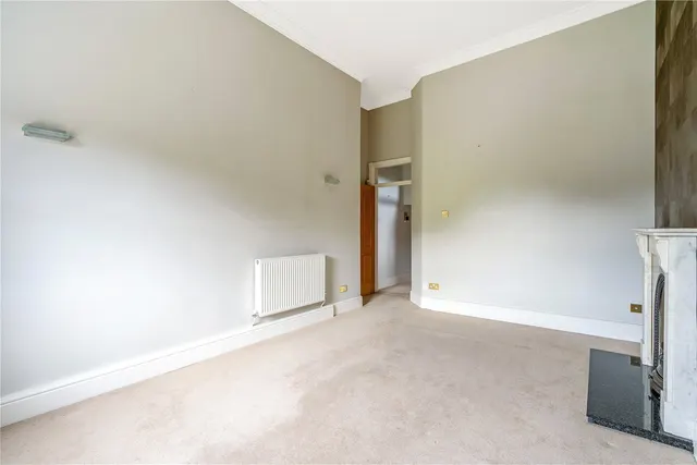 Ellesmere Place, Walton-on-Thames, KT12, photo 3
