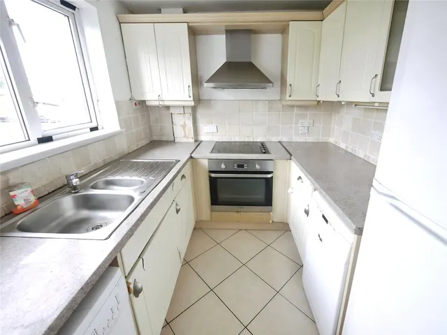 Doddinghurst Road, Brentwood, CM15, photo 3