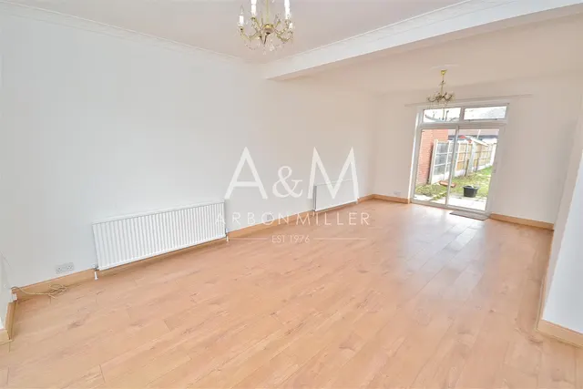 Icknield Drive, 29 Icknield Drive Gants Hill, Ilford, Essex, IG26SE, photo 1