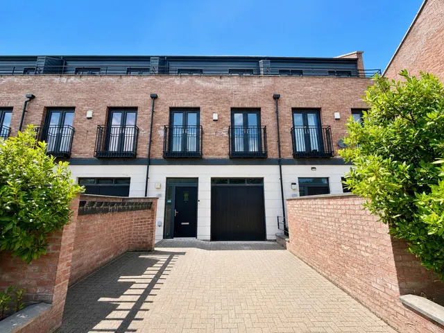 Michaels Close, Northenden, M22, photo 1