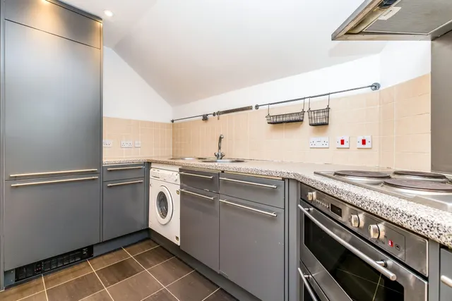 Grange House, West Grange Court, YO30, photo 3