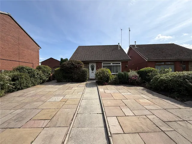Manchester Road, Heywood, OL10, photo 2