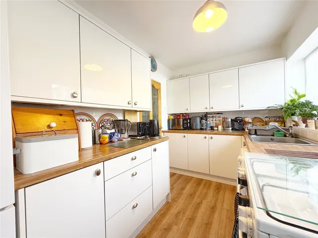 Manchester Road, Heywood, OL10, photo 3