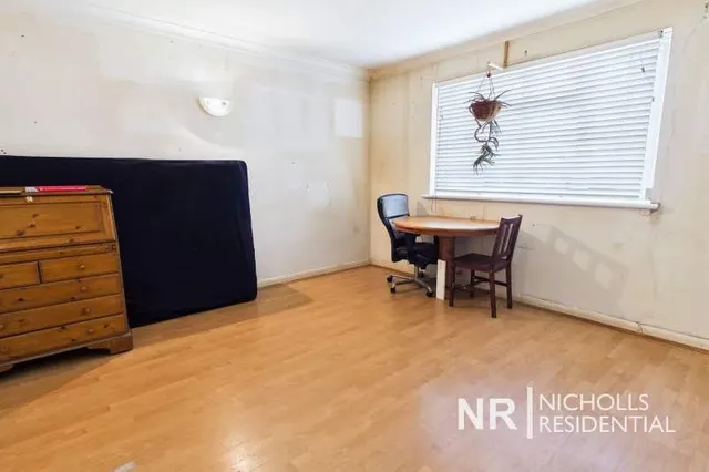 Hook Road, Chessington, KT9, photo 3